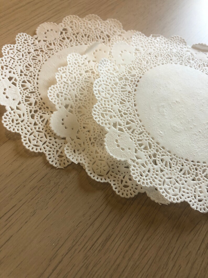 20 Cream French Lace Paper Doilies 13.6cm or 5.5inch diameter Baked Goods Wedding Crafts Scrapbooking image 2