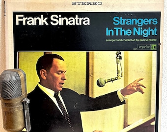 Frank Sinatra "Strangers In The Night" Vinyl Record Album 1960s Romantic Swinging Pop Ballads LP (STEREO 1966 Reprise w/"Summer Wind")