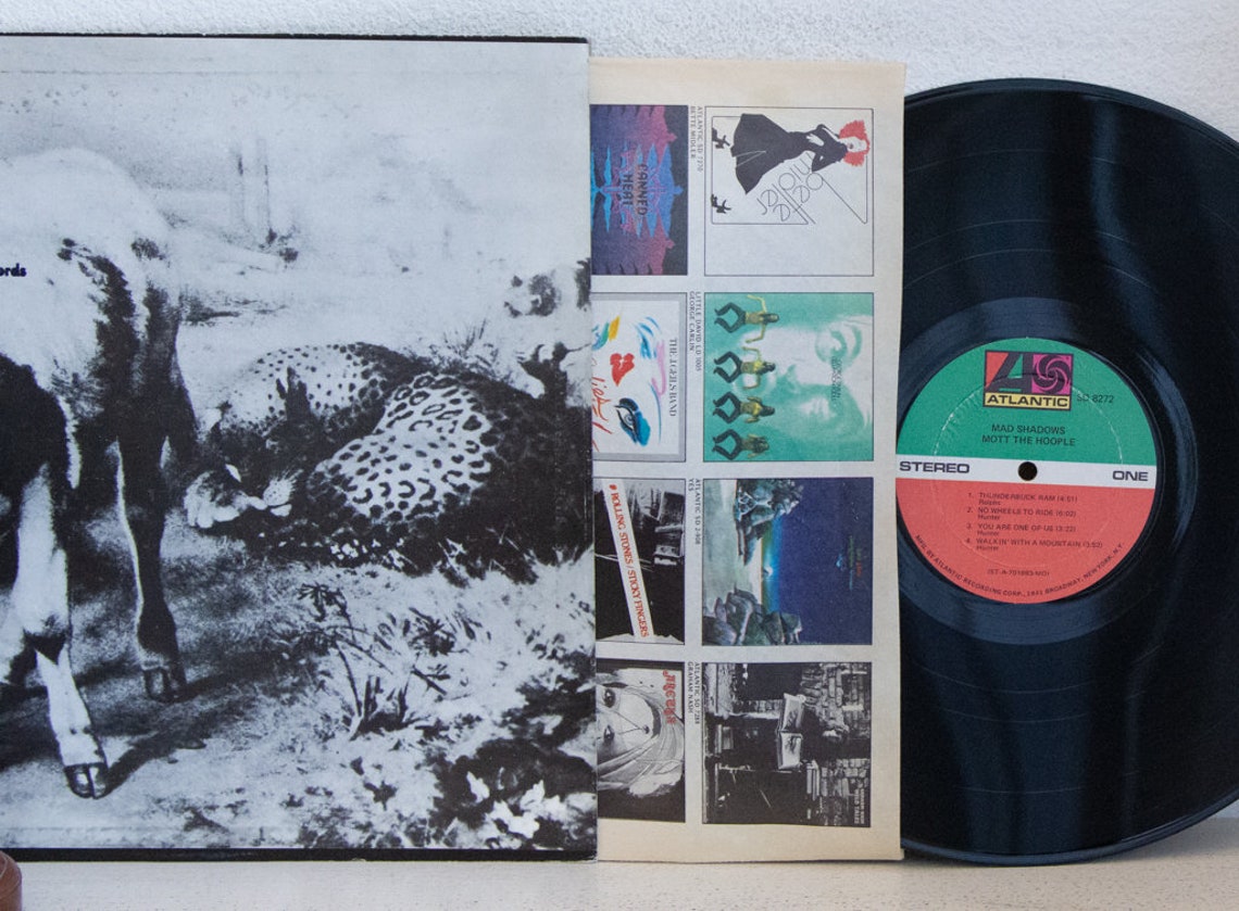 Mott The Hoople Walkin With A Mountain
