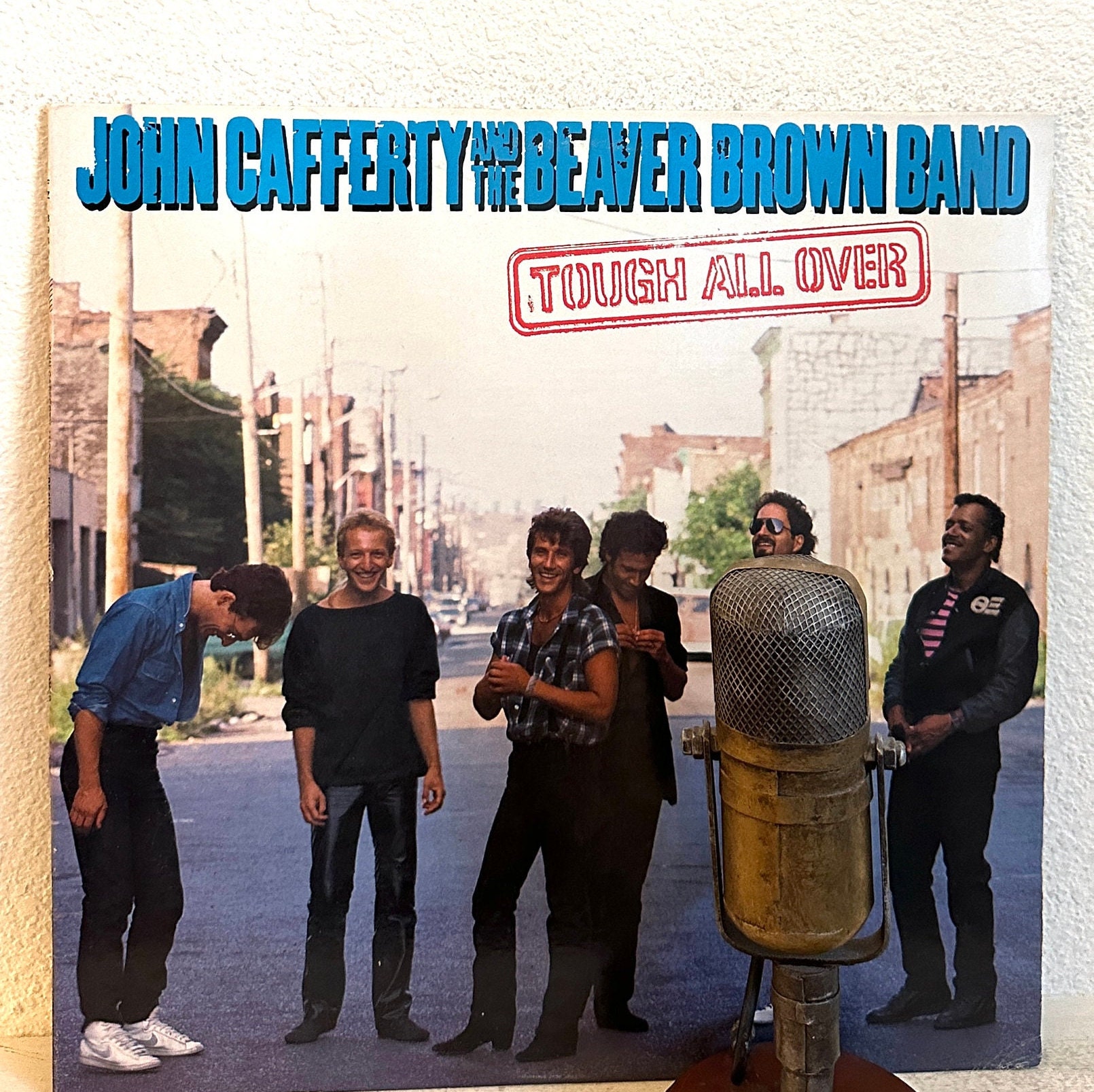 エディ・アンド・クルーザーズＬＰ Amazon.com: Eddie and the Cruisers OST: CD 和黑膠唱片