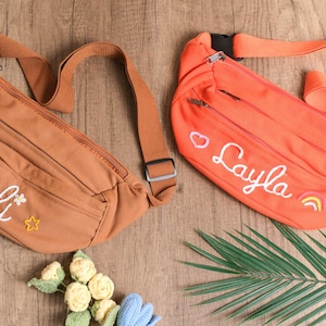 Riñonera personalizada con nombre bordado, riñonera unisex personalizada, bandolera con nombre, riñonera con letras, regalo de cumpleaños para niñas y niños.