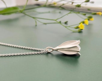 Silver pendant in bellflower shape / romantic silver chain with flower / gift for her / bridal jewelry/ bridesmaid jewelry / elven jewelry