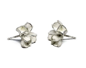 Romantic sterling silver flower ear studs Silver Earrings In Shape Of Flower Buds