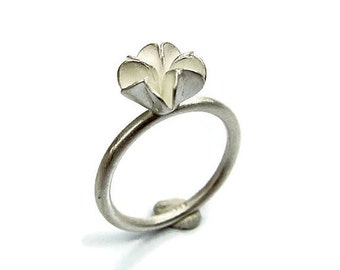 Silver Ring In Flower Shape / Ag 925 / Sterling Silver / Flower Ring / Sakura