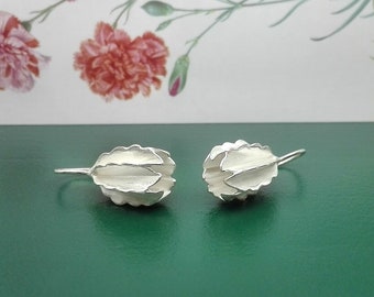 Beautiful romantic seed pod earrings made out of silver / Bridalearrings / Wedding / Gift for her / for festive occasion