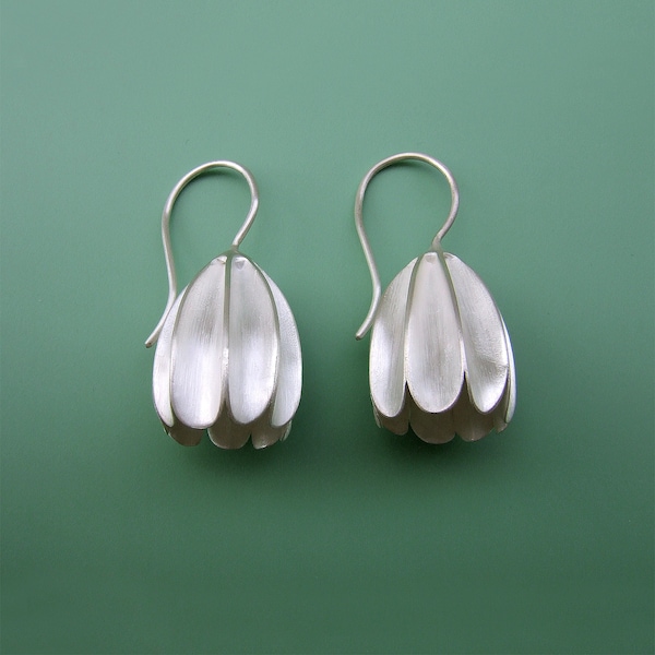 Earrings made out silver in a bell shaped flower form, flower earrings, romantic silver earrings, impressiv earrings, statement earrings