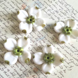 Dogwood Flower Bead White or Pink Lampwork Glass Flower Bead White