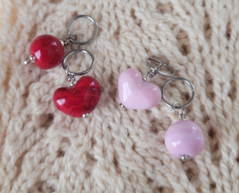 Stitch Markers Valentine Hearts Glass Figure image 1