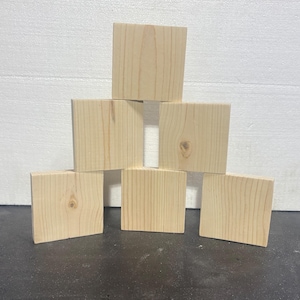 Blanke Kiefernholzblöcke 100x100 - DIY Bastelblöcke, glatt geschliffen, gebrauchsfertig - Rustikale Holzquader für Kunsthandwerk, Schilder, Dekor, & Projekte