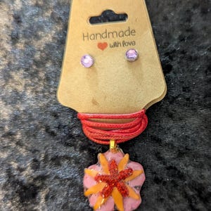 Small Pink, Orange, And Red Flower Resin Necklace And Earrings
