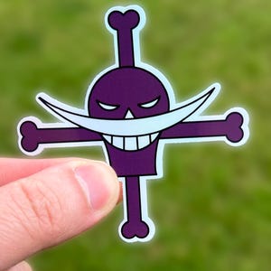 Whitebeard Holographischer Aufkleber - Anime Pirat - Jolly Roger - Vinyl Aufkleber mit Regenbogen Effekt, One Piece Flagge