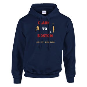 Caitlin Clark zu Aliyah Boston T-Shirt | One Way Ticket Design | Perfekt für Sportfans - Klassischer Unisex Pullover Hoodie | Gildan® 18500