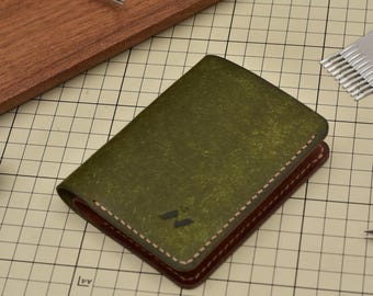 Handcrafted Italian Pueblo Leather Wallet – Slim Vegetable Tanned Bifold with Unique Patina