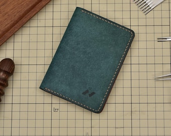 Handcrafted Italian Pueblo Leather Wallet – Slim Vegetable Tanned Bifold with Unique Patina