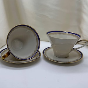 Johann Seltmann Vohenstrauss Teetasse mit Untertassen markiert 1947, Untertassen markiert 1949 2 Paar