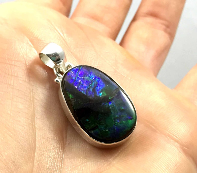 Ammolite Pendant