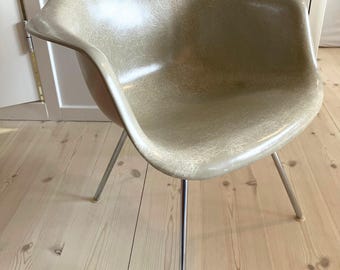 Vintage Eames DAX Armchair - Greige Fiberglass - c.1954-1956 - H-Base Original Legs