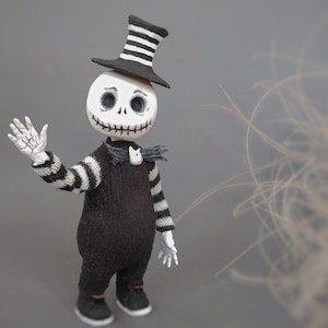 Creepy Cute Skeleton Doll – Spooky Gothic OOAK Figurine – Halloween Fantasy Toy – Handcrafted Art Collectible – Grimmie Dolls