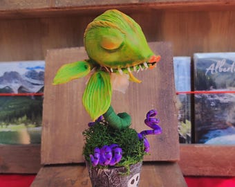 Creepy Cute Monster Plant – Handmade Gothic Art Flower in Skull Pot, Spooky Botanical Decor, OOAK Polymer Clay Sculpture, Oddities Gift