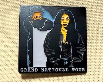 Grand National Tour Anstecknadel - Damn - Emaille Anstecknadel - Hip Hop Ikone - Dr. Dre - Los Angeles - Humble m.A.A.d city - not like us