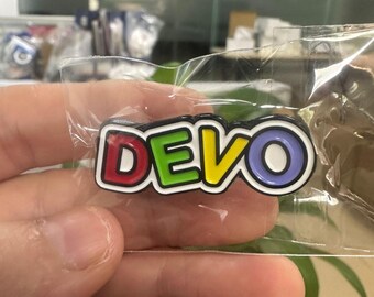 Devo-pin - geëmailleerde revers - New Wave - jaren 80 - Whip It - Talking Heads