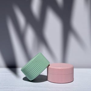 Contenitore portagioie a costine – Verde menta o rosa confetto – Porta gioielli da viaggio o casa – Idea regalo pastello - minimalista