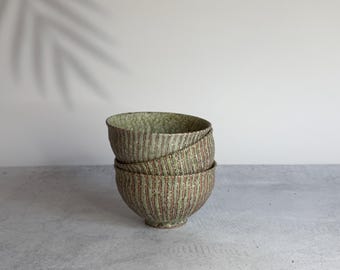 Shigaraki Ware Moegi Bowl: Handmade Japanese Ceramic Pottery
