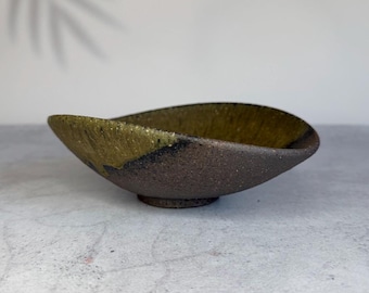 Shigaraki Hechimon Green Drip Bowl | Handmade Japanese Pottery Serving Bowl | Wabi Sabi Ceramic Bowl | Artisan Stoneware Made in Japan