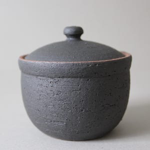 Shigaraki Salt Pot  Large (Charcoal or White) – Handmade Japanese Ceramic Salt Cellar – Rustic Kitchen Jar – Unique Gift – Made in Japan
