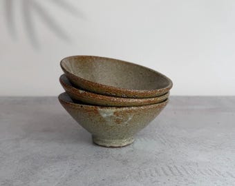 Handmade Shigaraki Ware Rice Bowl: Wabi Sabi Ash Glaze Ceramic (12.5cm) Made in Japan