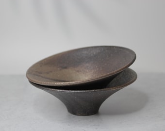 Handgemaakte Shigaraki Ware Bowl: Wabi Sabi Japanse keramische schaal (15 cm)