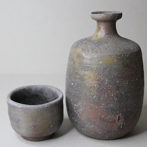 Bizen Ware Sake Set: Authentic Japanese Kankiri-yaki Pottery