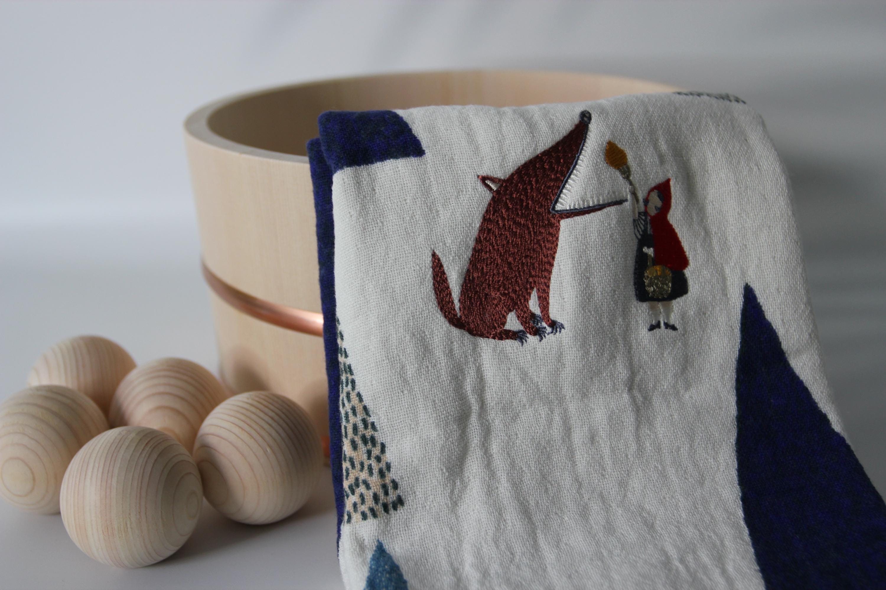 Little Red Riding Hood Hand Towel | Moritamiw × Kusubashi Monori