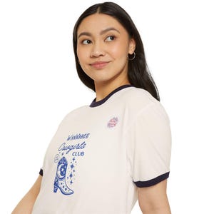 Coral Cowgirl Retro T-Shirt -&#39;WannaBee Cowgirls Club&#39; Tee, Vintage Style Graphic Shirt, Casual Western Wear, Perfect for Festivals, [...]