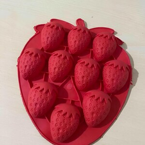 Strawberry Ice Mold I Ice Cube Mold Silicone Tray for Cocktails I Summer Party Drinks Fruit Ice Maker Fun Kitchen Gadget Gift Idea