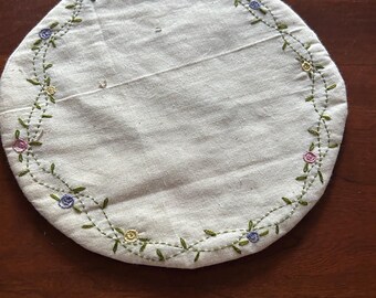 Hand embroidered candle mat, primitive , embroidery, placemat, floral embroidery, round