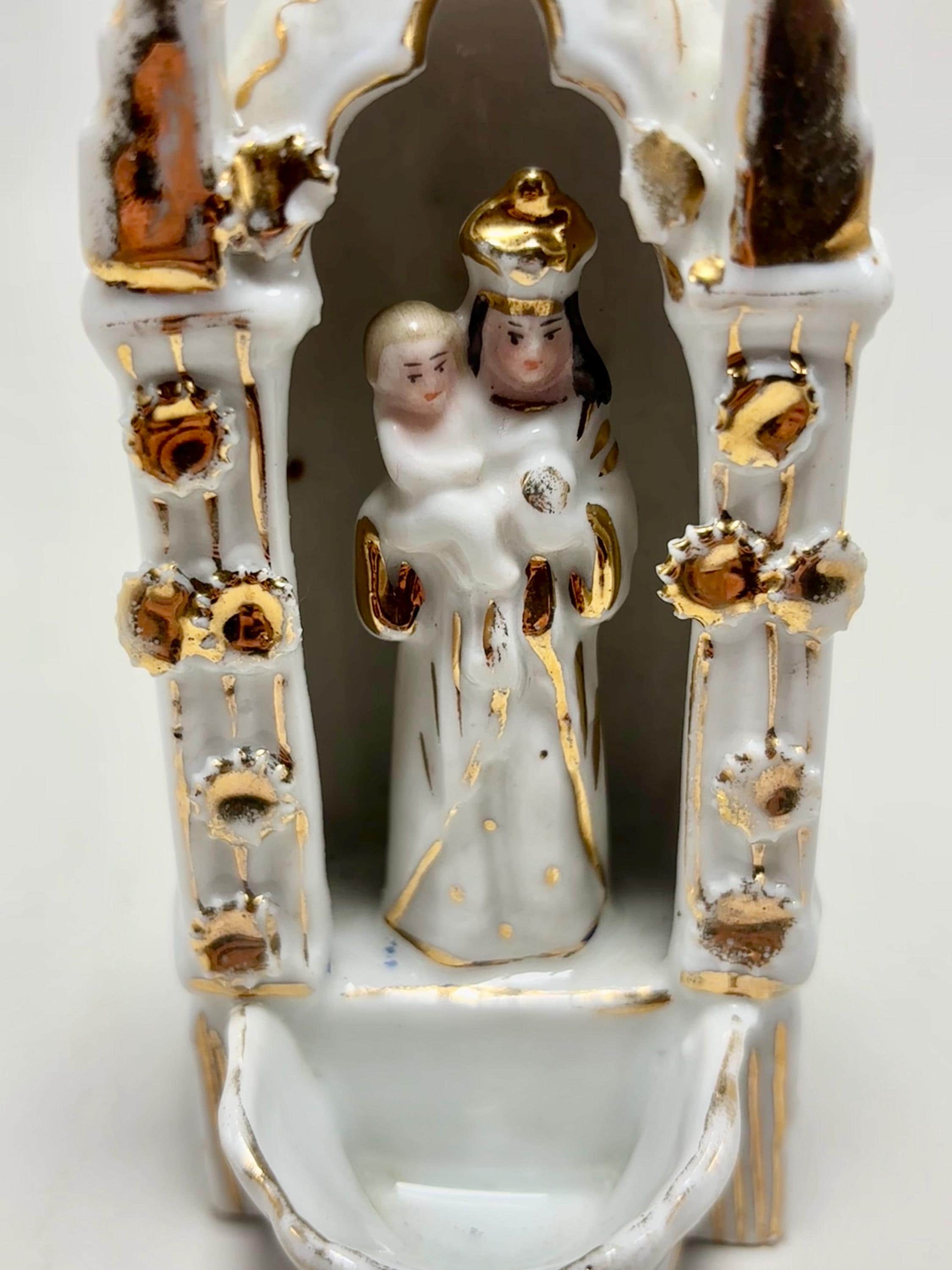 Antique French Vieux Paris Holy Water Font – Porcelain Madonna & Child in Gothic Niche with Gold Gilt Accents Catholic Gift for the Devoted - Thumbnail 3