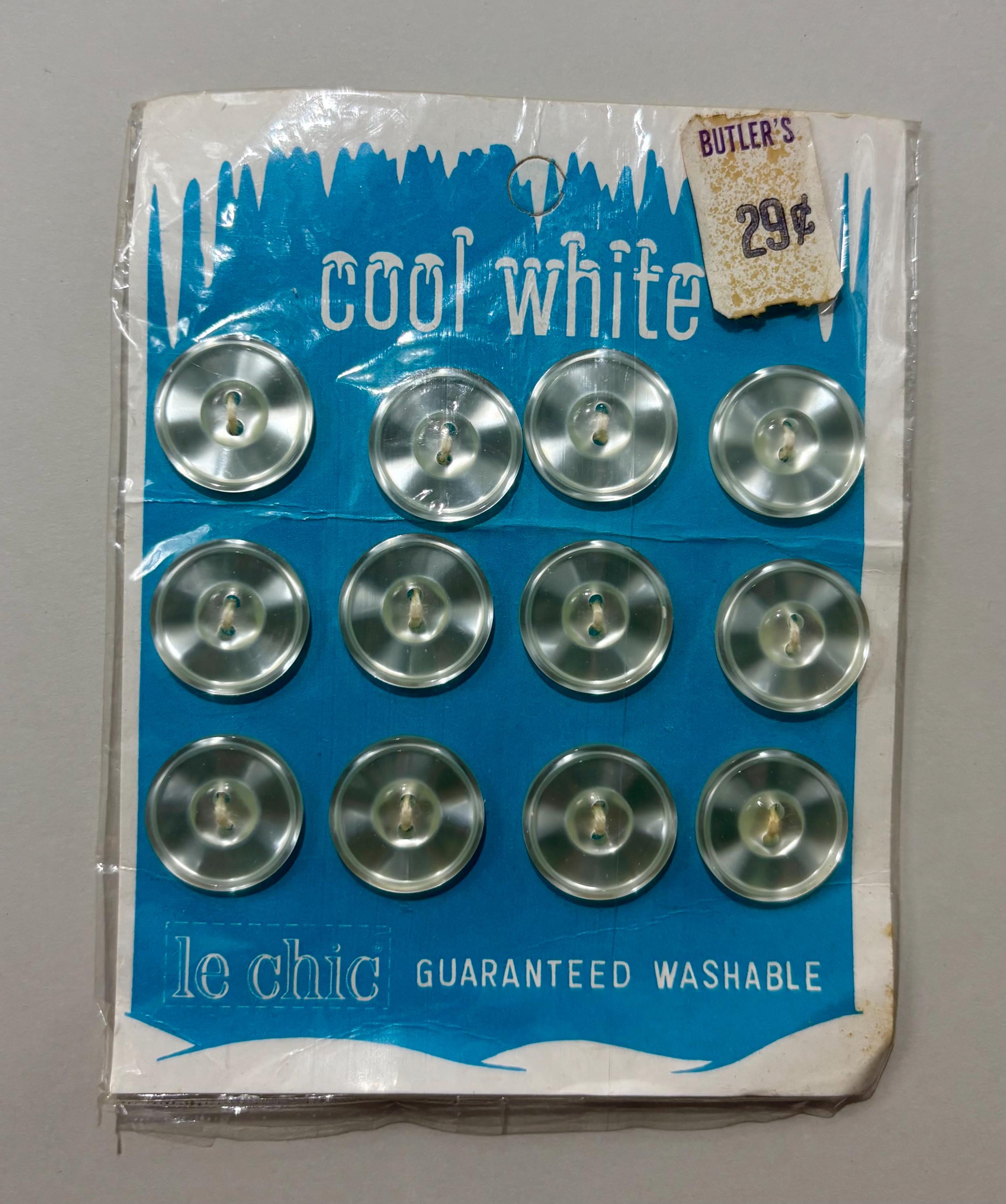 Vintage Le Chic “Cool White” Button Card – Set of 12 Shiny Domed Buttons – Size 28 (3/4”) – Made in Japan – Style 2850/10