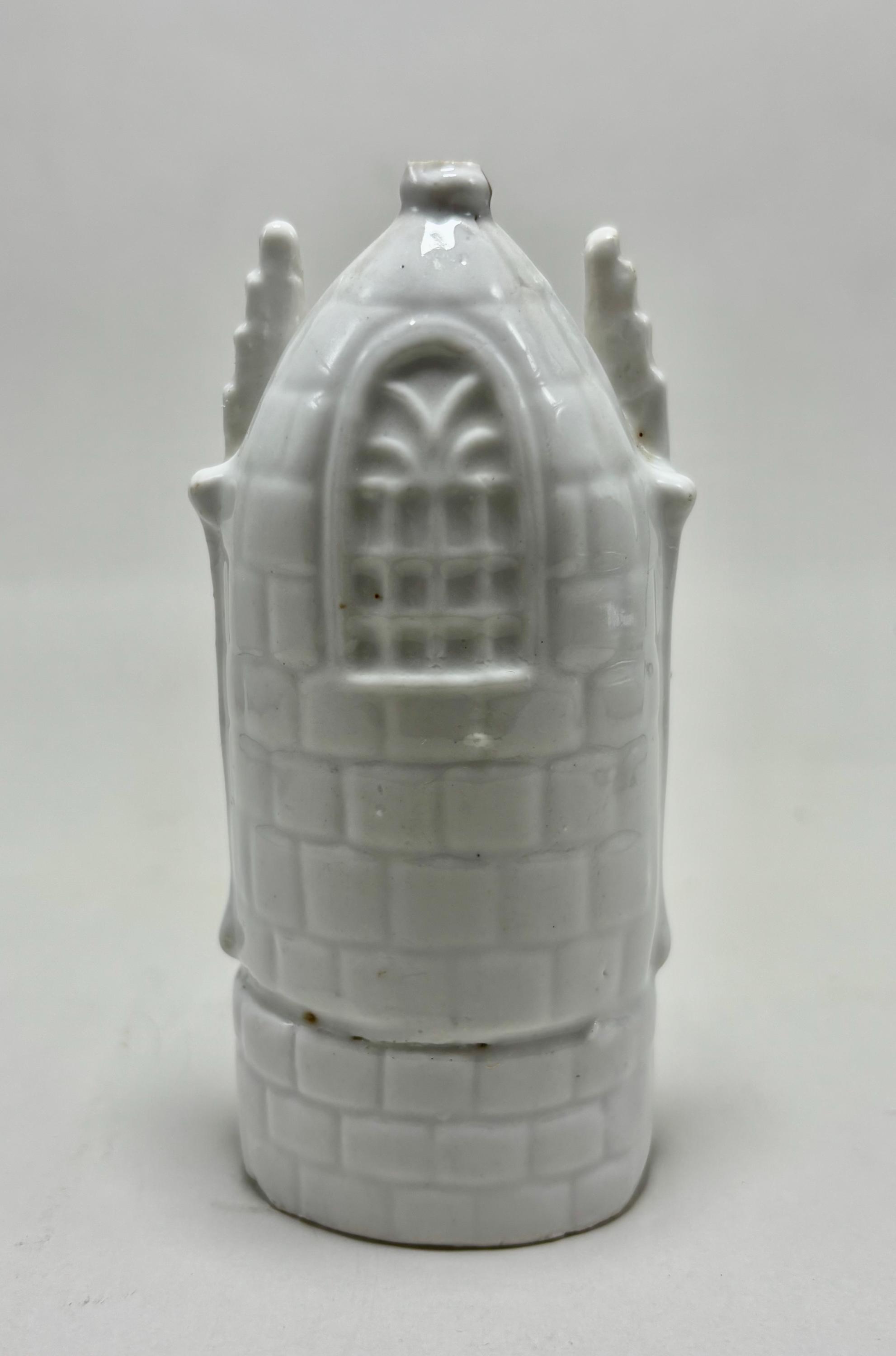 Antique French Vieux Paris Holy Water Font – Porcelain Madonna & Child in Gothic Niche with Gold Gilt Accents Catholic Gift for the Devoted - Thumbnail 7