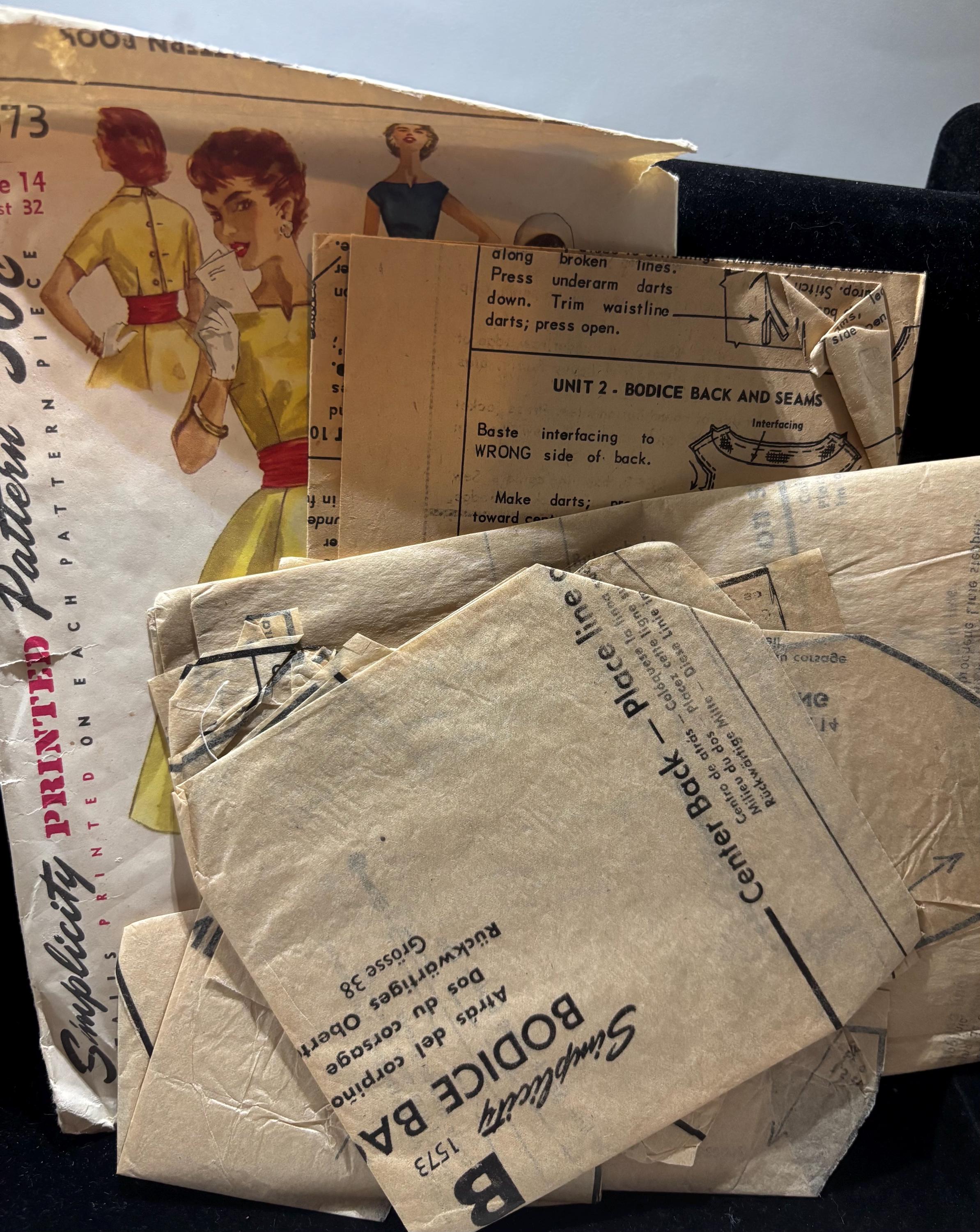 Vintage 1950s Simplicity 1573 Dress & Jacket Sewing Pattern – Size 14 Bust 32 – Full Skirt with Cummerbund, Printed Pattern Pieces, Complete - Thumbnail 4