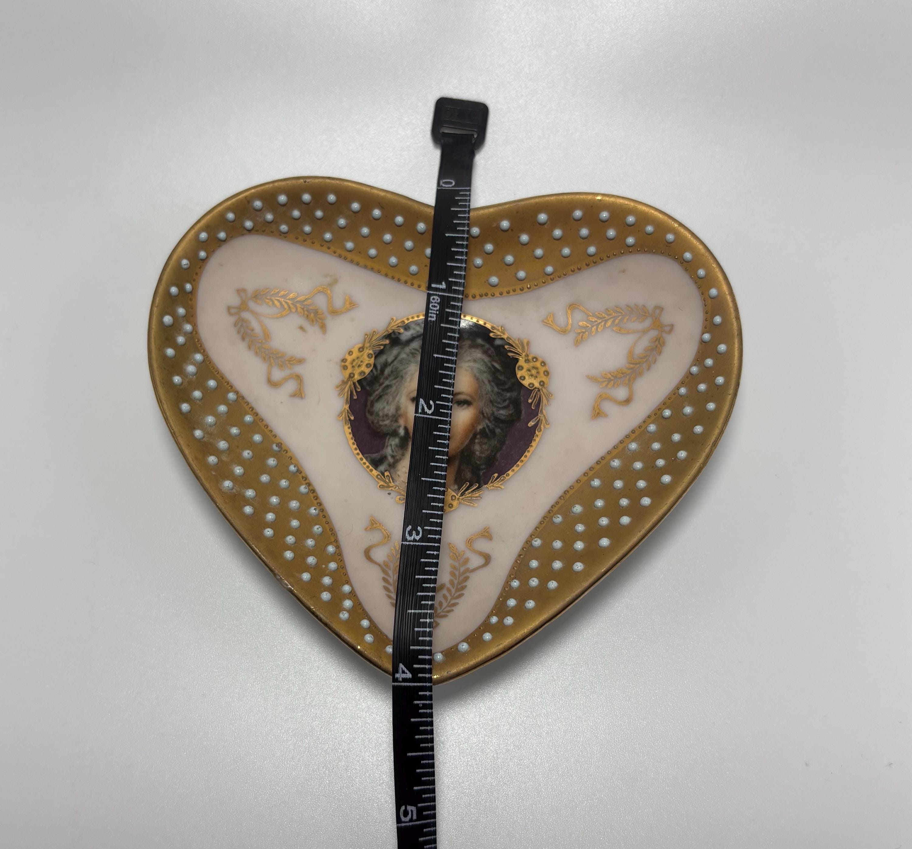 Marie Antoinette Heart Trinket Dish – Vintage Mid-Century Arnart Lenwile China Porcelain with Gilded Rococo Moriage Details Vanity Ring Dish - Thumbnail 5