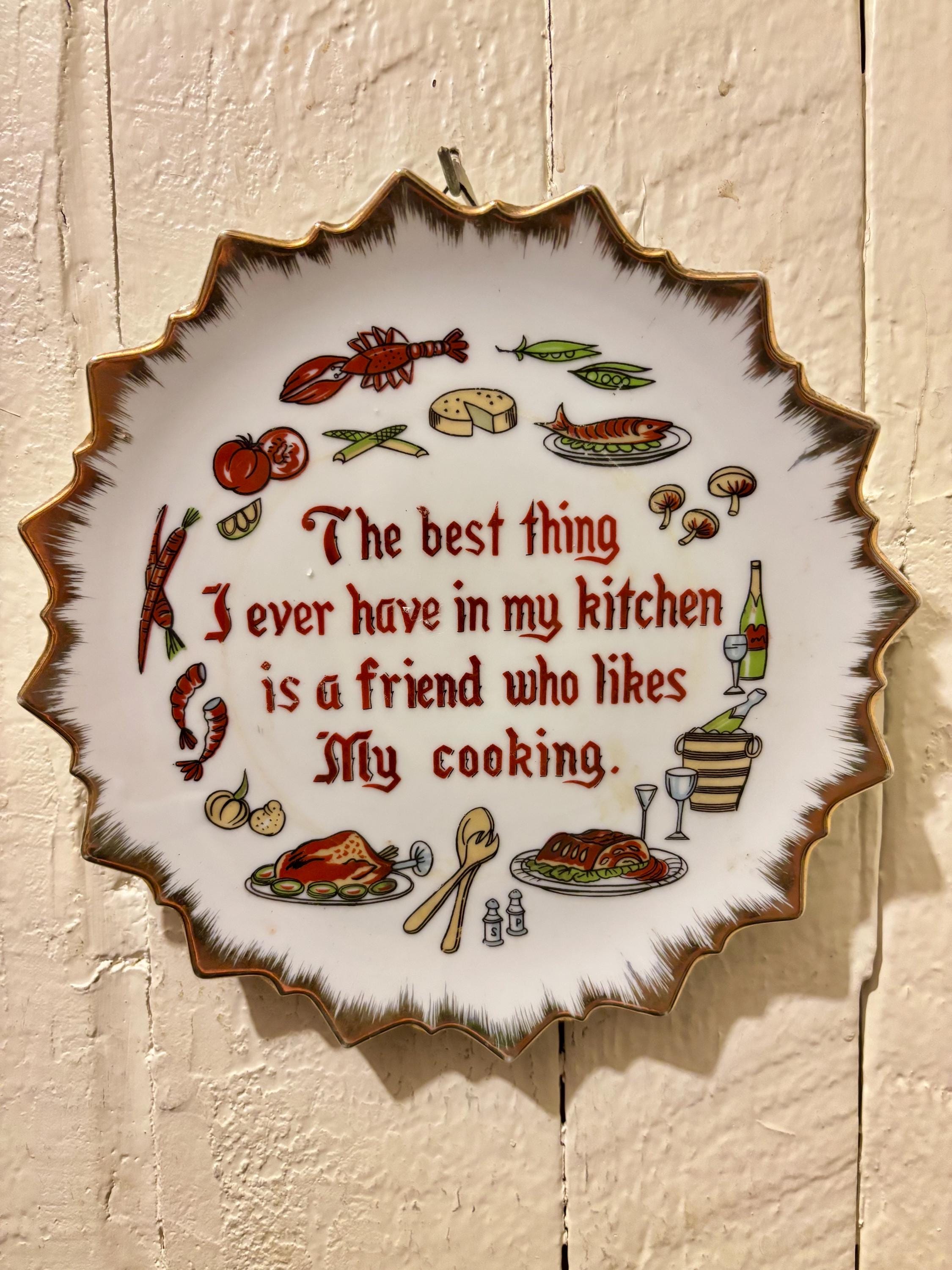 Kitschy 1960s Wall Plaque by Lego Japan – “The Best Thing in My Kitchen” Vintage 8" Hanging Plate with Retro Food Graphics - Thumbnail 2