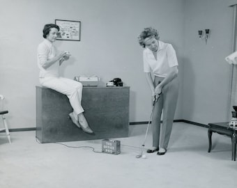 Women Practicing GOLF with The Office Pro PUTTING MACHINE - Original Vintage 1960 Photo