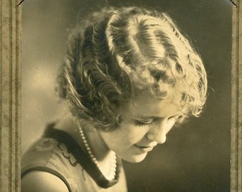BEAUTIFUL WOMAN in Stylish 1920s FLAPPER Hairstyle - Coeur d'Alene, Idaho - Portrait Photo by Burns