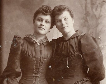 Freundinnen im ZARTEN PORTRAIT - Des Moines, Iowa - 1880er Jahre Carte De Visite cdv Photo von Smale + Dingman
