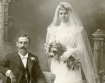 Beautiful Bride in STUNNING Edwardian WEDDING GOWN - Omaha Nebraska - 1900 Cabinet Card Photo by Emory