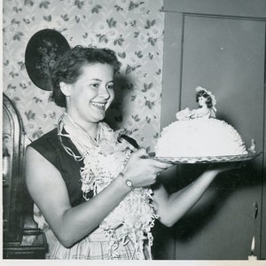 Woman Proudly Displays a WEDDING CAKE Made at a BRIDAL Shower in Candid 1953 Snapshot Photo image 1