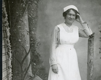 NURSE - Young Woman in Early 1910s Portrait - Photo Postcard