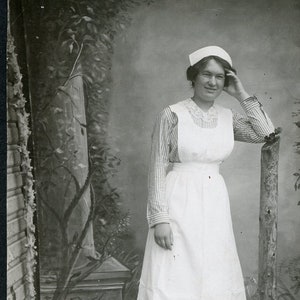 NURSE Young Woman in Early 1910s Portrait Photo Postcard image 1