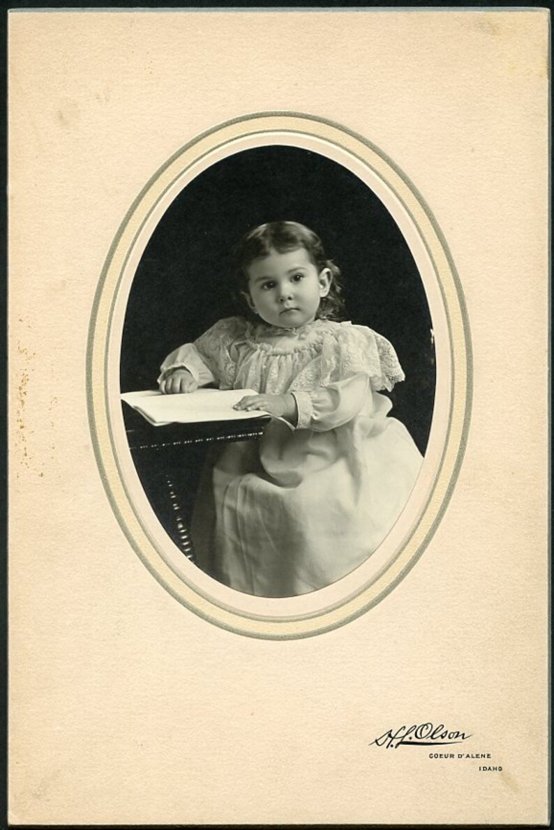 ADORABLE LITTLE GIRL Reading a Book in This 1910 Original Cabinet Photo ...